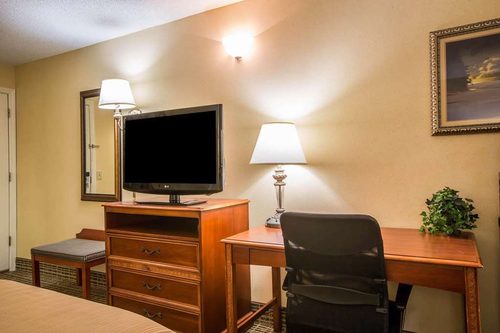 Inn Quality East I-85 LaGrange