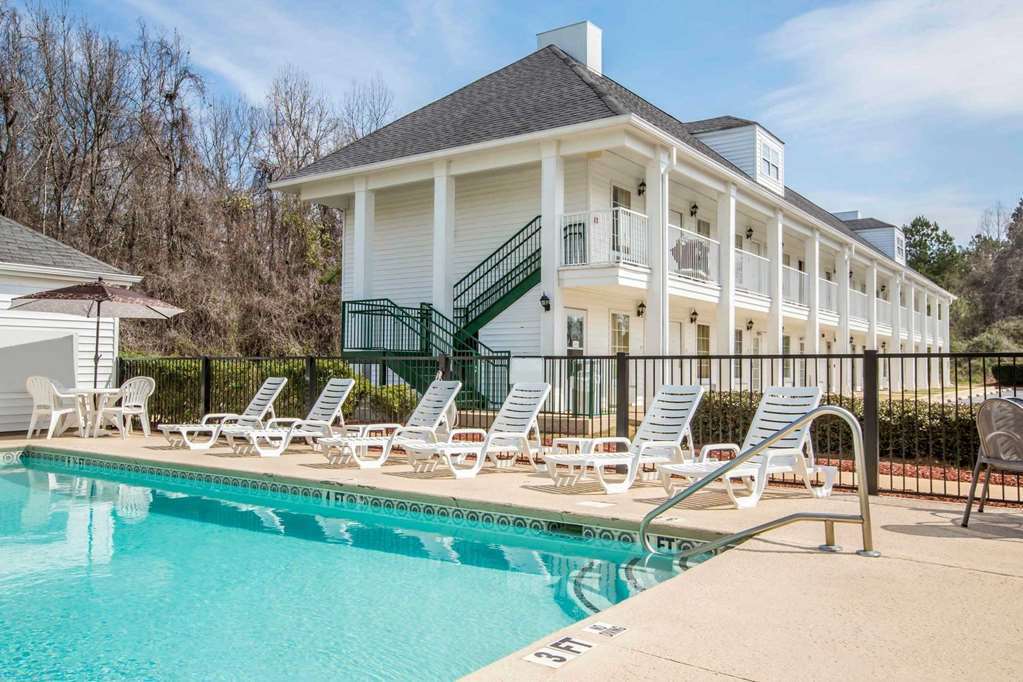 Quality East I-85 Inn 2*